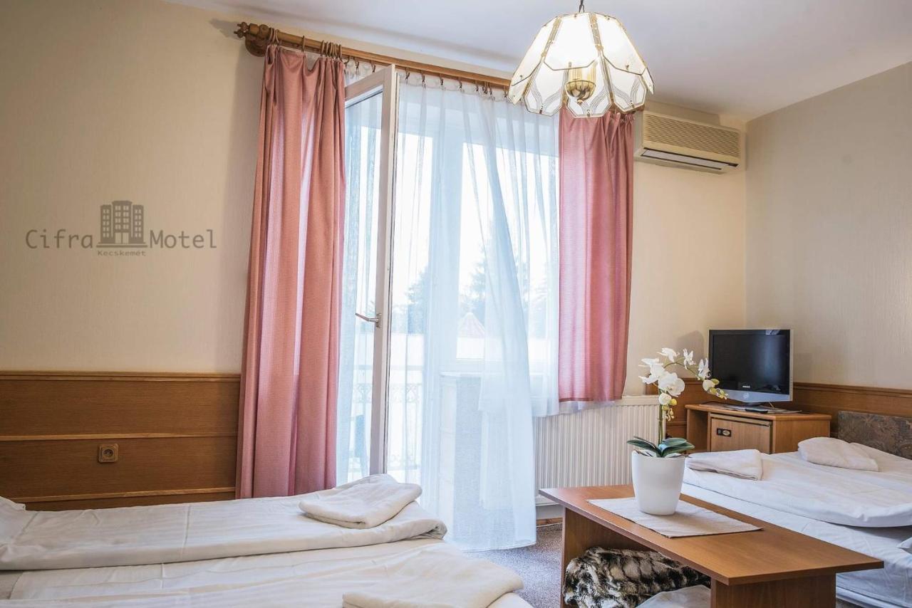 Cifra Motel Kecskemét Exteriér fotografie