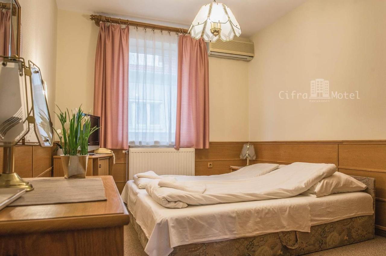 Cifra Motel Kecskemét Exteriér fotografie